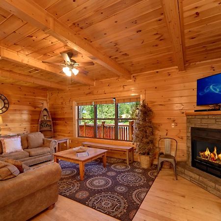 Misty Mountain Lodge Holiday Home ガトリンバーグ エクステリア 写真