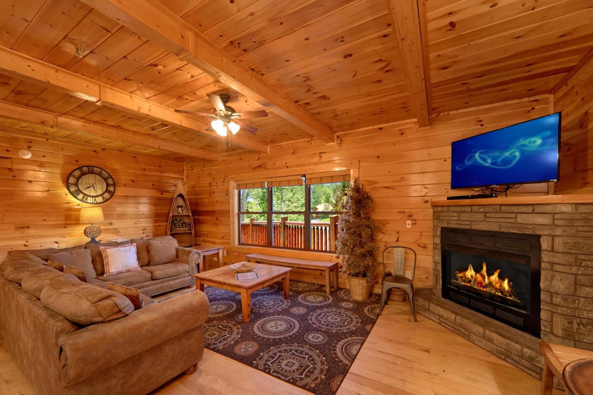 Misty Mountain Lodge Holiday Home ガトリンバーグ エクステリア 写真